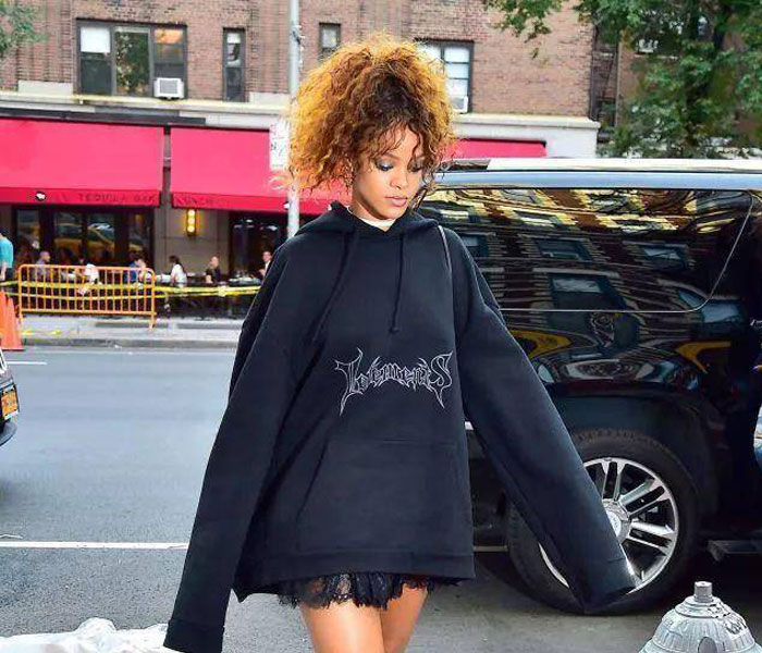 欧美女人穿着大胆性感，看“人间富贵花”蕾哈娜就知道了